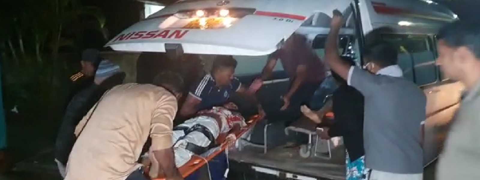 බස් රථයක් පෙරළී අයෙකු මරුට..